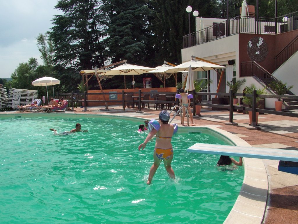 inpiscina46.jpg